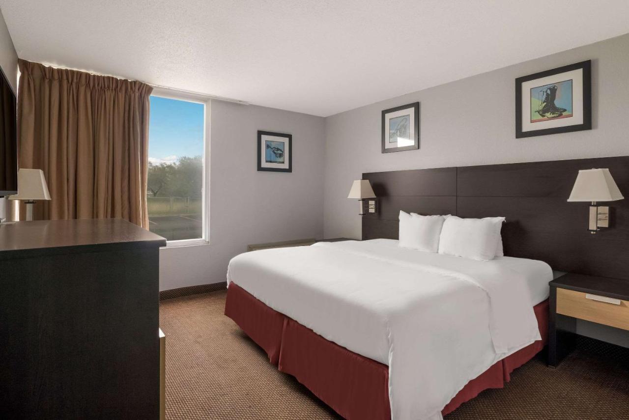 Quality Inn Элис Экстерьер фото