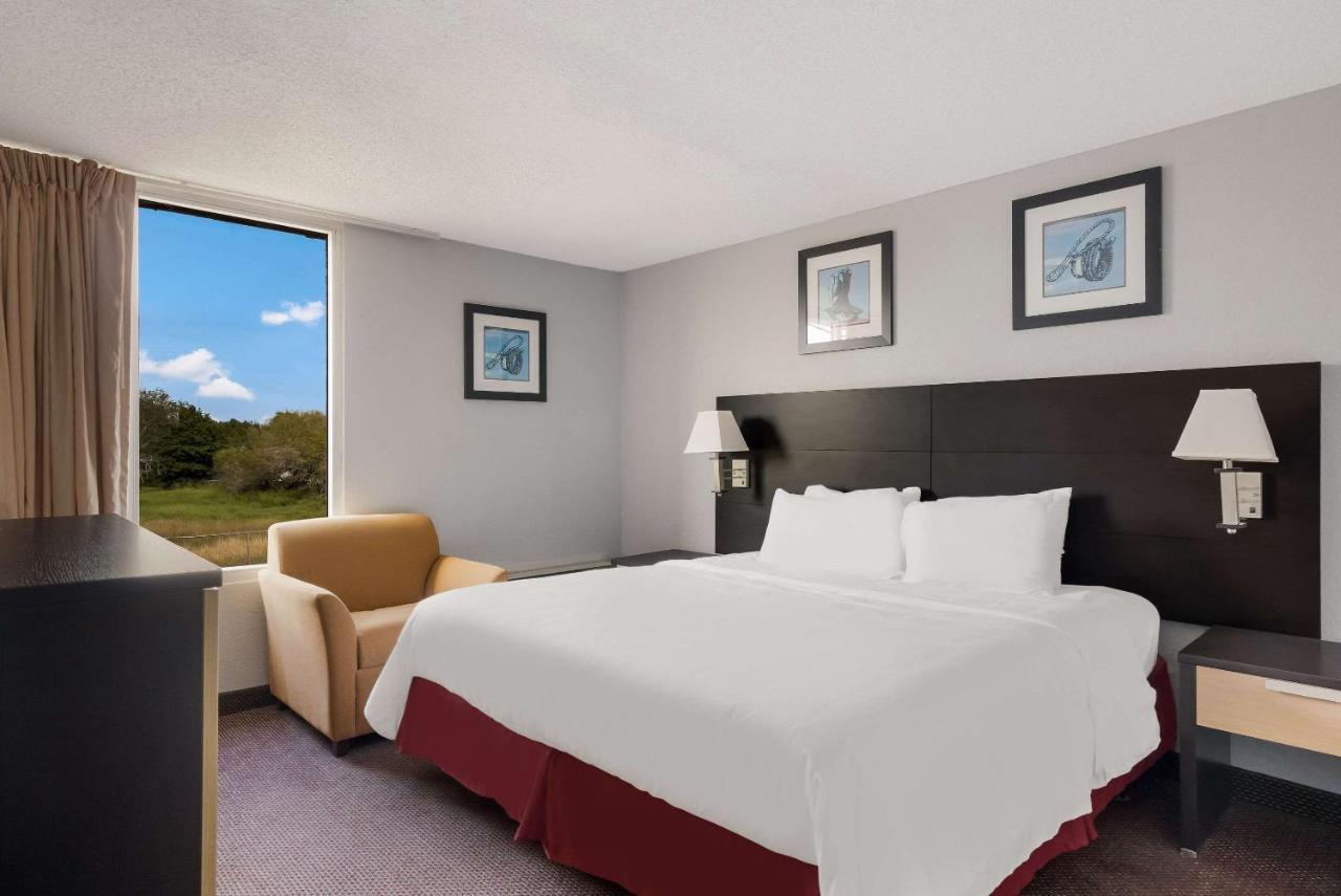 Quality Inn Элис Экстерьер фото