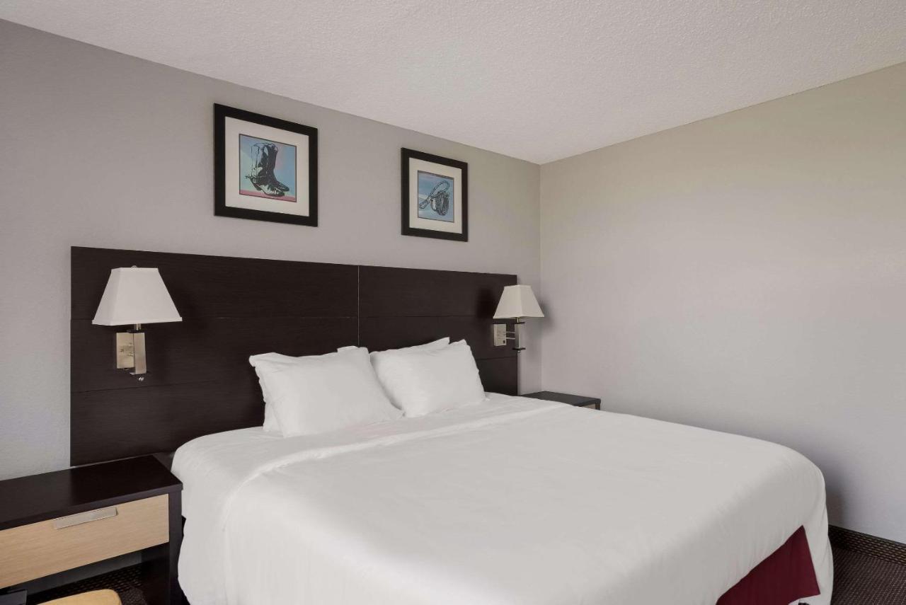 Quality Inn Элис Экстерьер фото